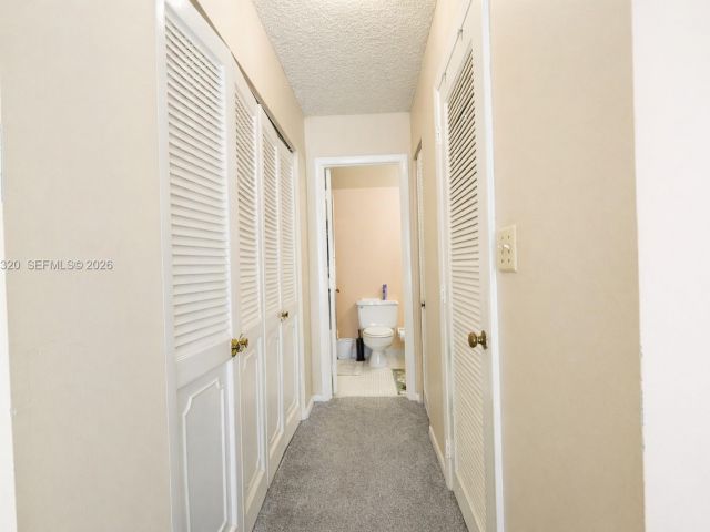 1-bedroom condo for sale in Hollywood - 3800 S Ocean Dr 409 - MondialRealty