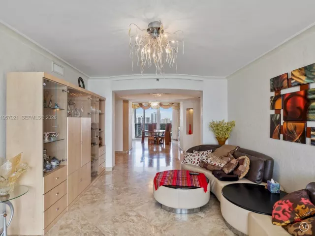 3-bedroom condo for rent in Sunny Isles Beach - 19111 Collins Ave 2503 - MondialRealty