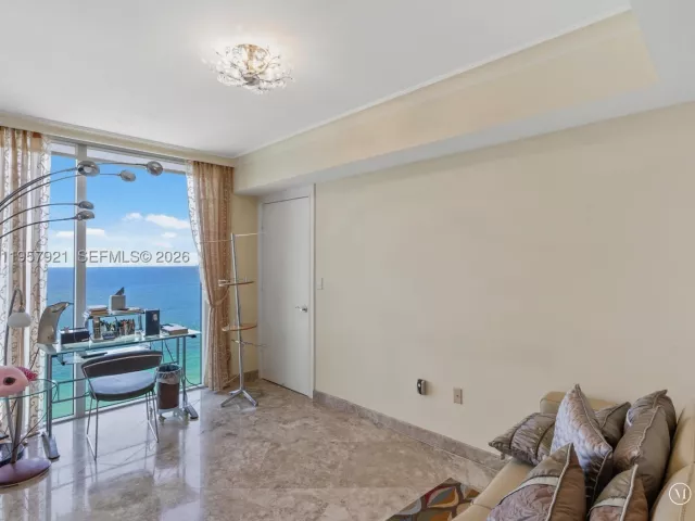 3-bedroom condo for rent in Sunny Isles Beach - 19111 Collins Ave 2503 - MondialRealty