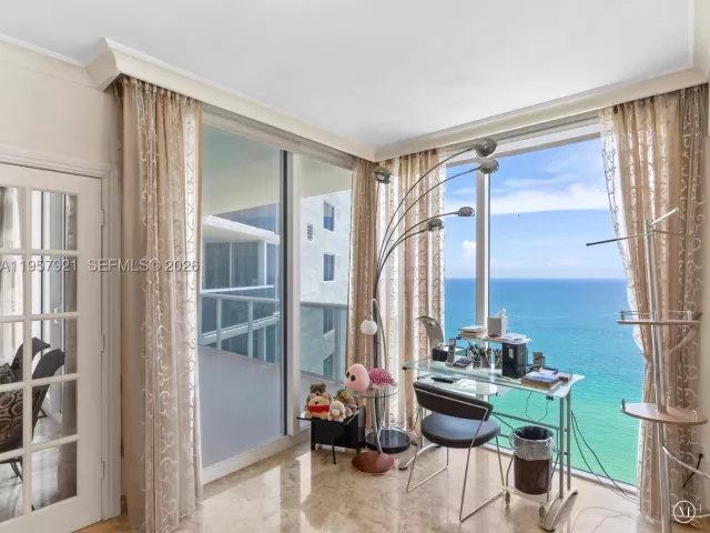 3-bedroom condo for rent in Sunny Isles Beach - 19111 Collins Ave 2503 - MondialRealty