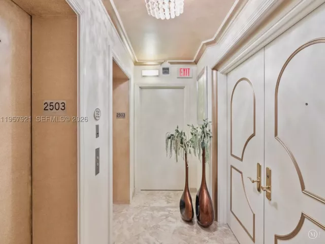 3-bedroom condo for rent in Sunny Isles Beach - 19111 Collins Ave 2503 - MondialRealty