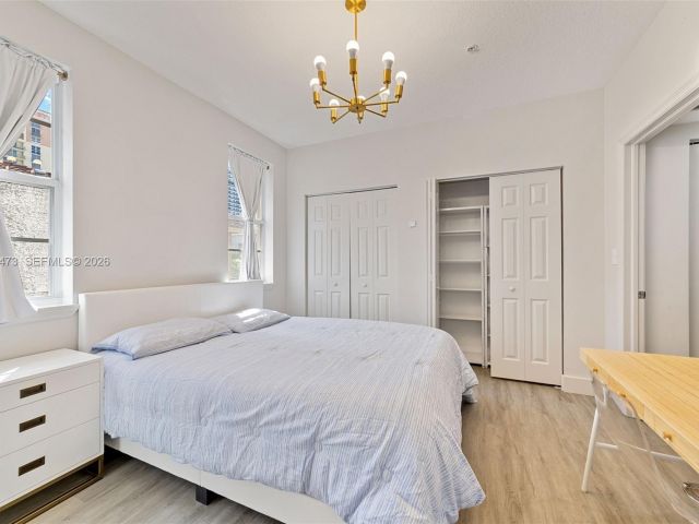 Home for rent at 2067 S Ocean Dr TH5 - photo 7329091