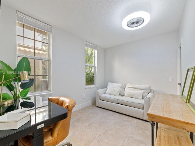 Home for rent at 2067 S Ocean Dr TH5 - photo 7329094