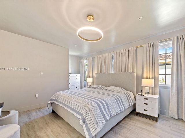 Home for rent at 2067 S Ocean Dr TH5 - photo 7329098