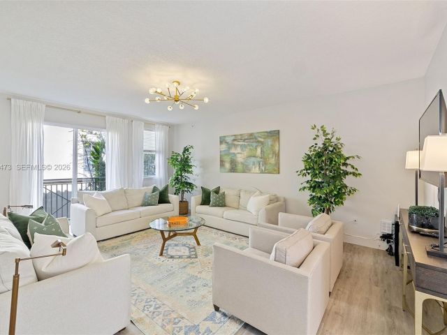 Home for rent at 2067 S Ocean Dr TH5 - photo 7329107