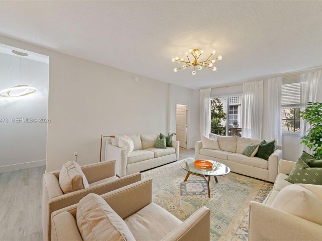 Home for rent at 2067 S Ocean Dr TH5 - photo 7329108