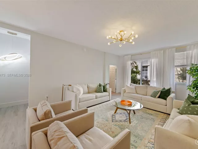 3-bedroom home for rent in Hallandale Beach - 2067 S Ocean Dr TH5 - MondialRealty