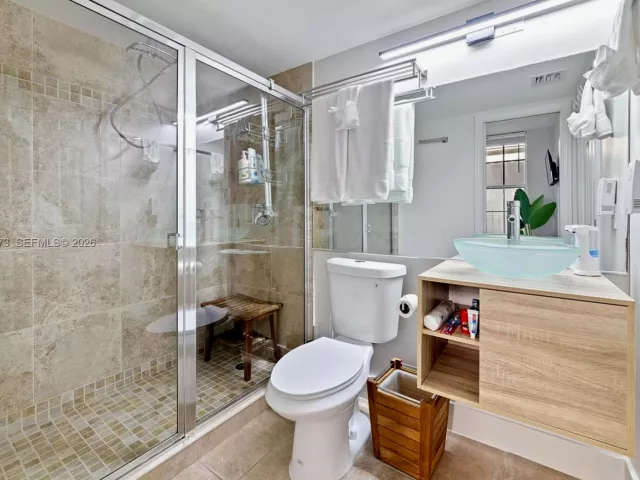 3-bedroom home for rent in Hallandale Beach - 2067 S Ocean Dr TH5 - MondialRealty