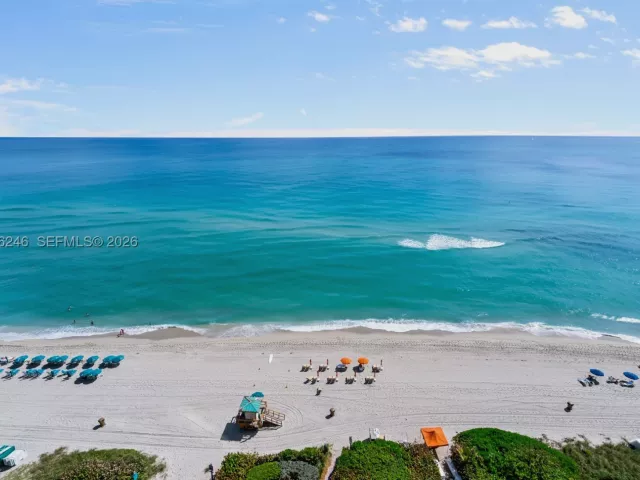 3-bedroom condo for sale in Sunny Isles Beach - 16275 Collins Ave 1501 - MondialRealty