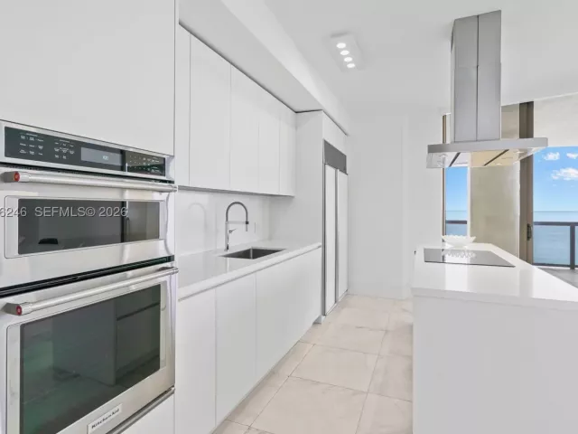 3-bedroom condo for sale in Sunny Isles Beach - 16275 Collins Ave 1501 - MondialRealty
