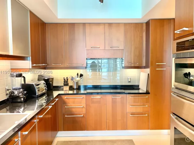 3-bedroom condo for rent in Hollywood - 3101 S Ocean Dr 1701 - MondialRealty