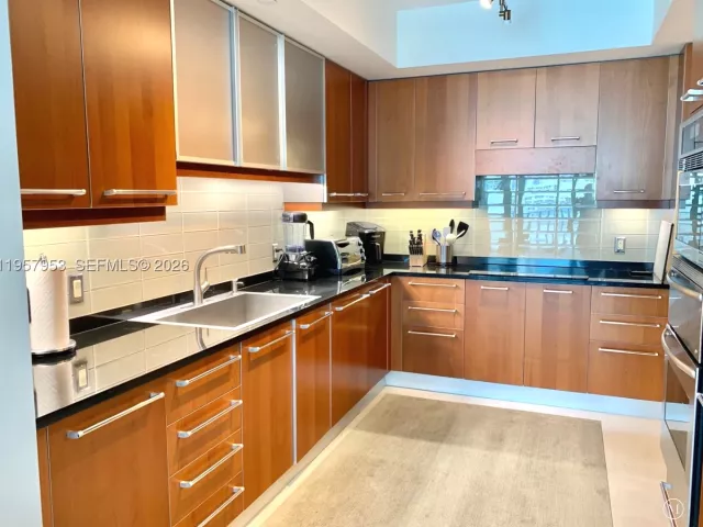 3-bedroom condo for rent in Hollywood - 3101 S Ocean Dr 1701 - MondialRealty