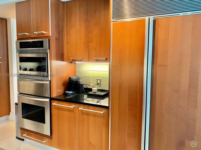 3-bedroom condo for rent in Hollywood - 3101 S Ocean Dr 1701 - MondialRealty
