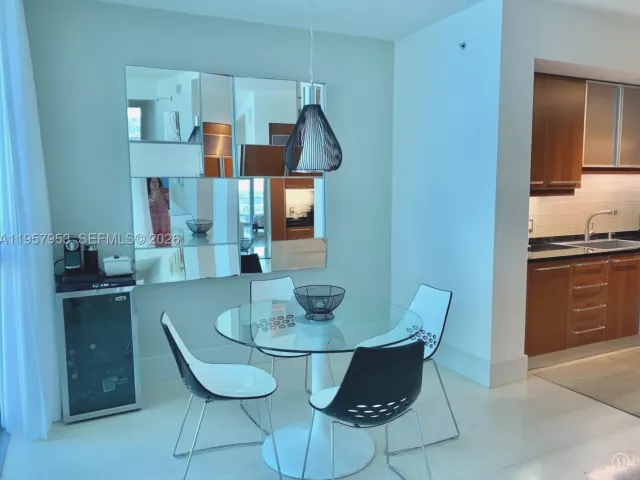3-bedroom condo for rent in Hollywood - 3101 S Ocean Dr 1701 - MondialRealty