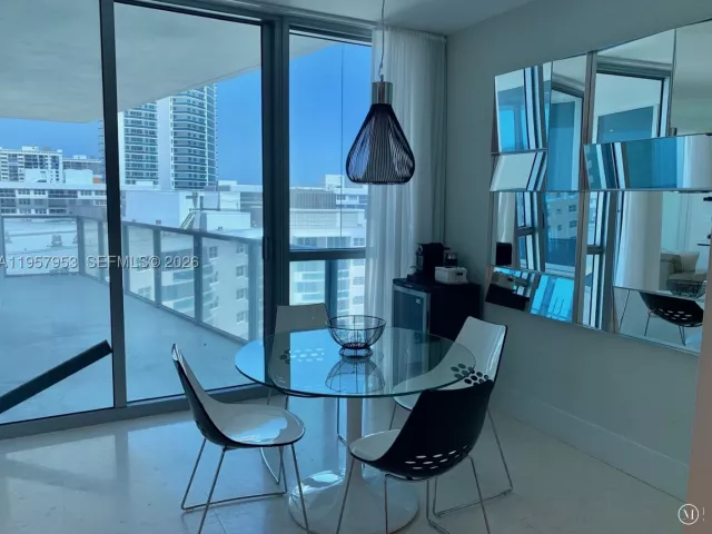 3-bedroom condo for rent in Hollywood - 3101 S Ocean Dr 1701 - MondialRealty