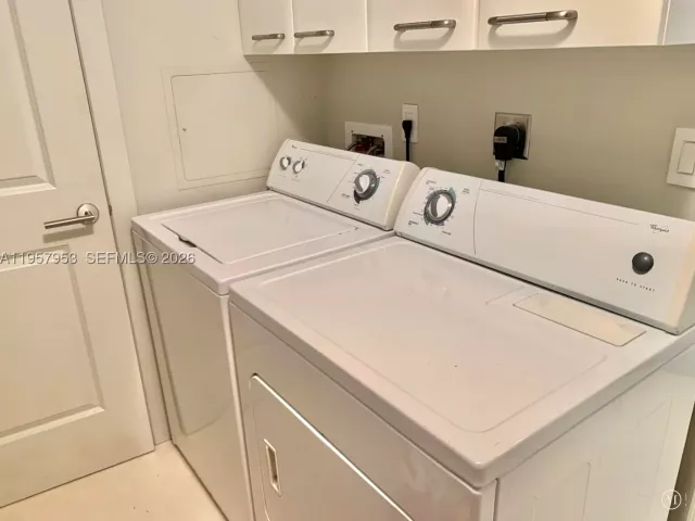 3-bedroom condo for rent in Hollywood - 3101 S Ocean Dr 1701 - MondialRealty