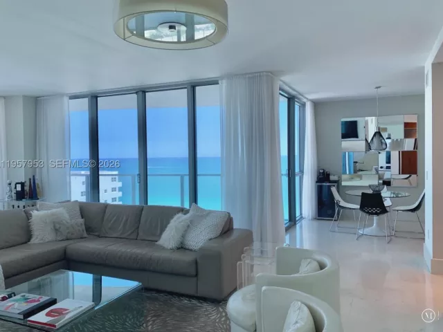 3-bedroom condo for rent in Hollywood - 3101 S Ocean Dr 1701 - MondialRealty