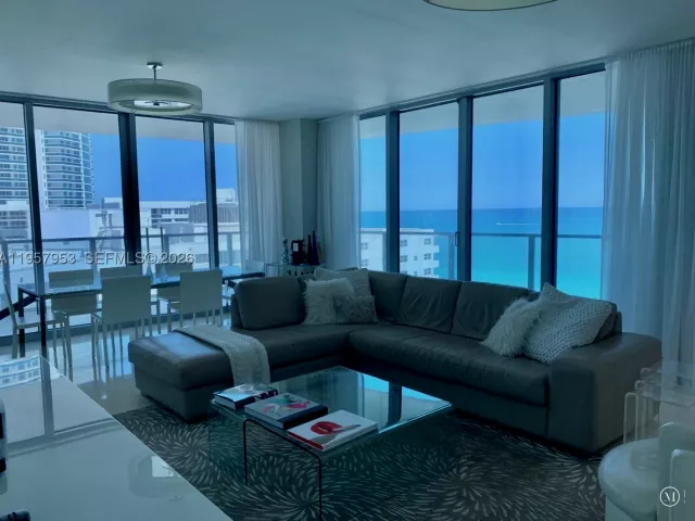 3-bedroom condo for rent in Hollywood - 3101 S Ocean Dr 1701 - MondialRealty