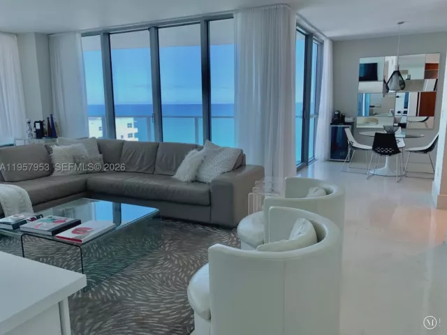 3-bedroom condo for rent in Hollywood - 3101 S Ocean Dr 1701 - MondialRealty