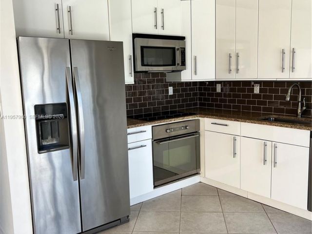 3-bedroom home for rent in Miami - 3810 SW 153rd Pl - MondialRealty
