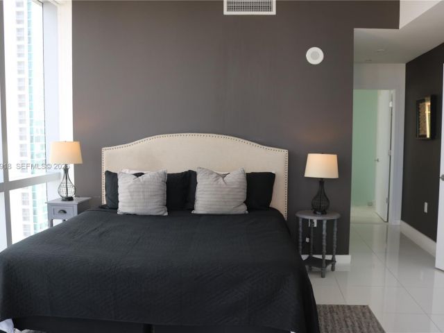 Apartment for rent  Unit #2401 - photo 7333384