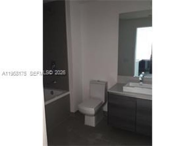 condo for rent in Miami - 1080 Brickell Ave 1405 - MondialRealty