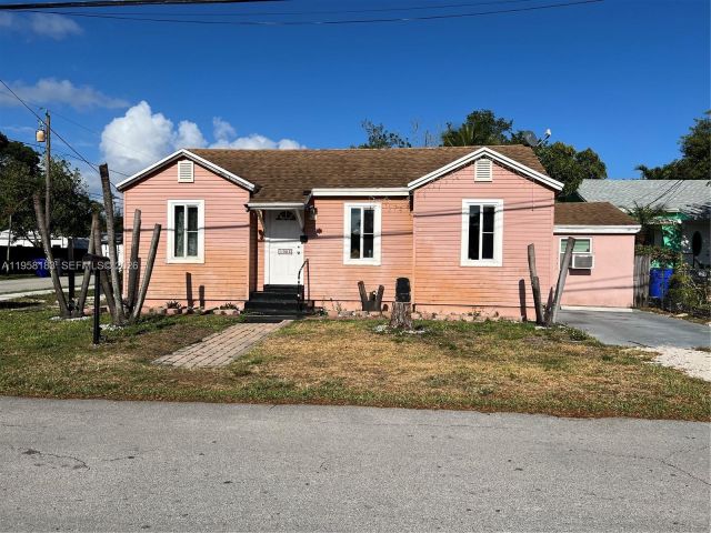 3-bedroom home for sale in Hollywood - 1023 N 25th Ave - MondialRealty