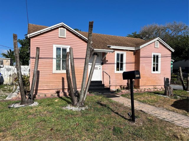 3-bedroom home for sale in Hollywood - 1023 N 25th Ave - MondialRealty