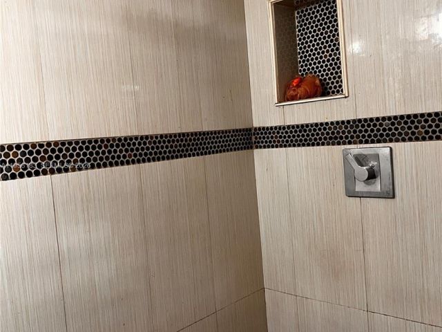 3-bedroom home for sale in Hollywood - 1023 N 25th Ave - MondialRealty