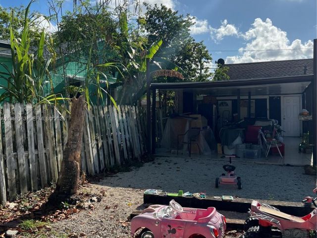 3-bedroom home for sale in Hollywood - 1023 N 25th Ave - MondialRealty