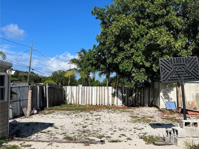 3-bedroom home for sale in Hollywood - 1023 N 25th Ave - MondialRealty