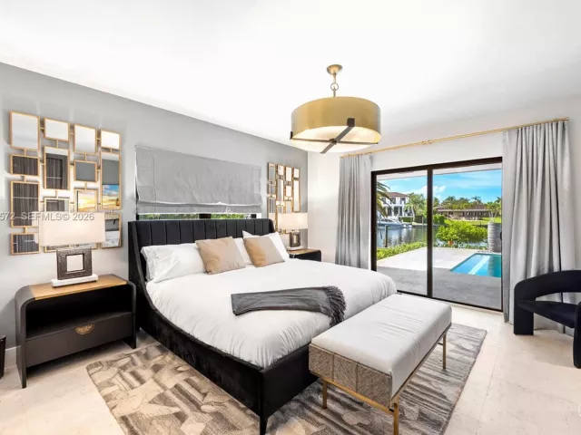 4-bedroom home for rent in Coral Gables - 540 Reinante Ave - MondialRealty