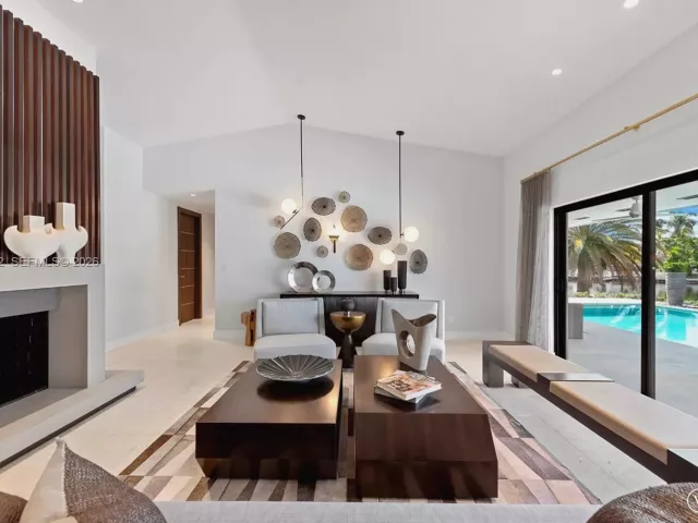 4-bedroom home for rent in Coral Gables - 540 Reinante Ave - MondialRealty