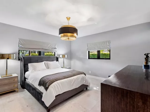 4-bedroom home for rent in Coral Gables - 540 Reinante Ave - MondialRealty