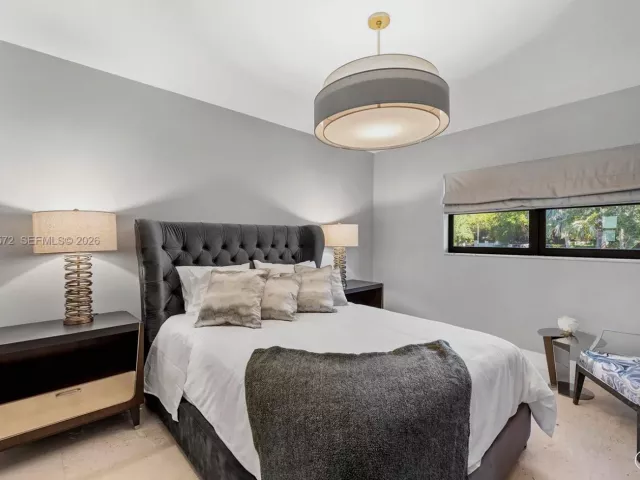 4-bedroom home for rent in Coral Gables - 540 Reinante Ave - MondialRealty