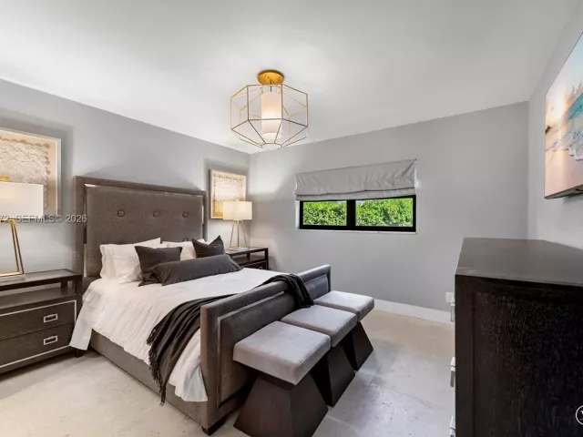 4-bedroom home for rent in Coral Gables - 540 Reinante Ave - MondialRealty