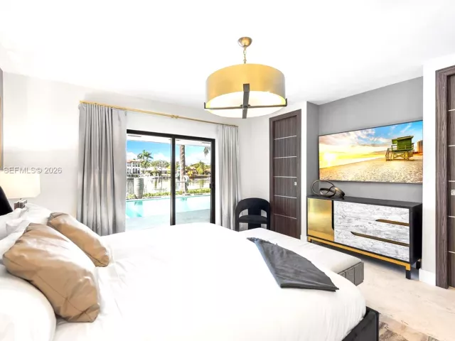 4-bedroom home for rent in Coral Gables - 540 Reinante Ave - MondialRealty