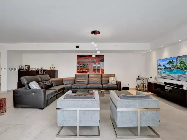 3-bedroom condo for rent in Aventura - 21200 Point Place 403 - MondialRealty