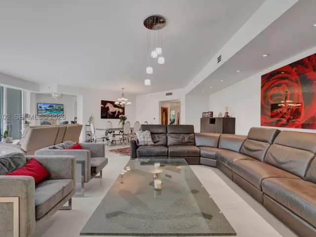 3-bedroom condo for rent in Aventura - 21200 Point Place 403 - MondialRealty