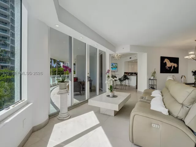 3-bedroom condo for rent in Aventura - 21200 Point Place 403 - MondialRealty