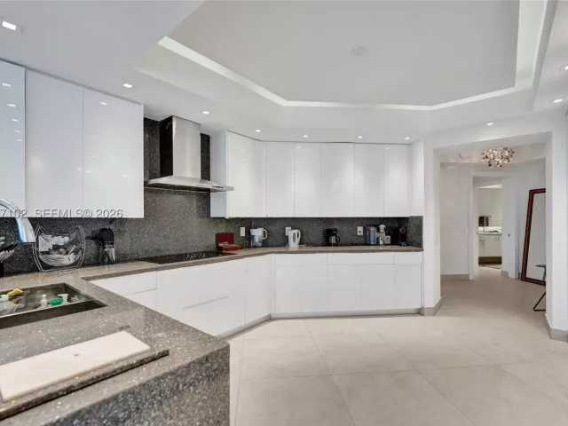 3-bedroom condo for rent in Aventura - 21200 Point Place 403 - MondialRealty