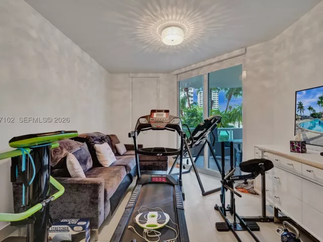 3-bedroom condo for rent in Aventura - 21200 Point Place 403 - MondialRealty