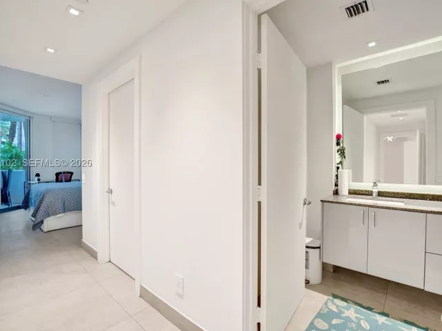 3-bedroom condo for rent in Aventura - 21200 Point Place 403 - MondialRealty