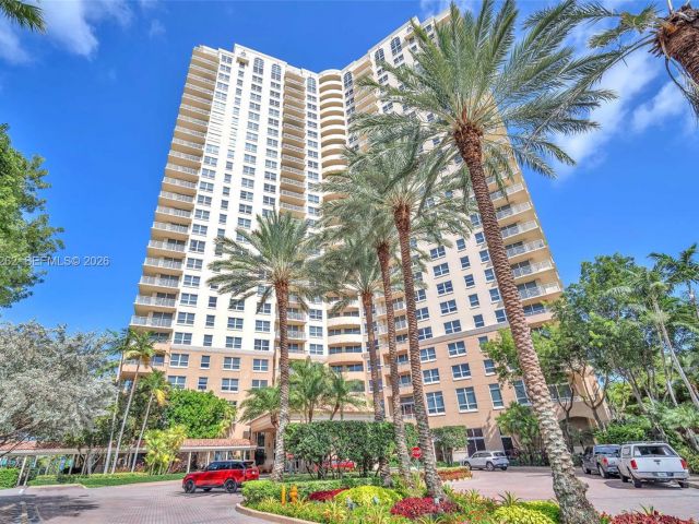 1-bedroom condo for sale in Aventura - 19501 W Country Club Dr 2011 - MondialRealty