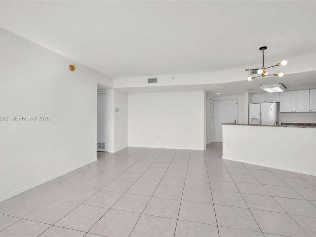1-bedroom condo for sale in Aventura - 19501 W Country Club Dr 2011 - MondialRealty