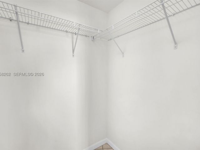 1-bedroom condo for sale in Aventura - 19501 W Country Club Dr 2011 - MondialRealty