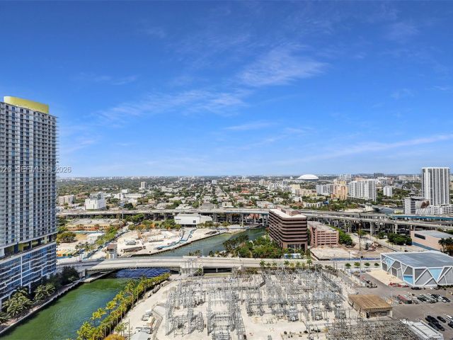 1-bedroom condo for rent in Miami - 92 SW 3rd St 3108 - MondialRealty