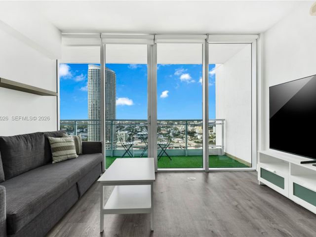 1-bedroom condo for rent in Miami - 92 SW 3rd St 3108 - MondialRealty