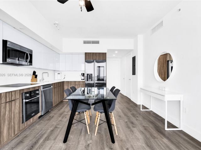 1-bedroom condo for rent in Miami - 92 SW 3rd St 3108 - MondialRealty