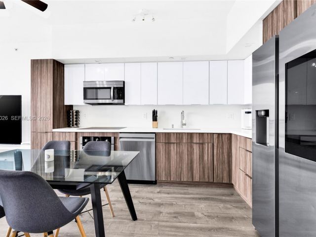 1-bedroom condo for rent in Miami - 92 SW 3rd St 3108 - MondialRealty